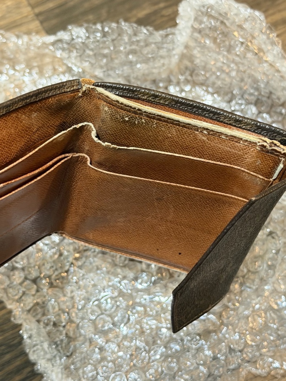 Louis Vuitton Tan Monogram Textured Leather Detail - Picture 10 of 13